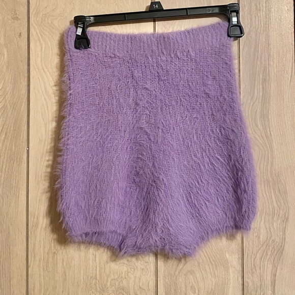 NWT Zara Fuzzy High Waisted Shorts in Lilac - Picture 3 of 8